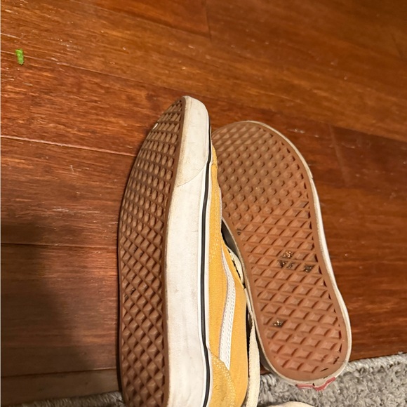 Vans - Picture 5 of 7